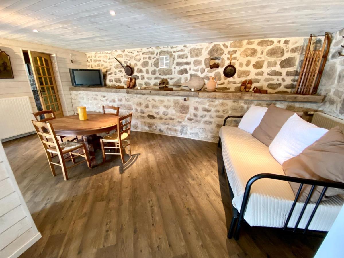 Gite De Groupe 160M2, 15P, Salle De Reception, Jardin, Terrasse Mazan-l'Abbaye Exterior foto