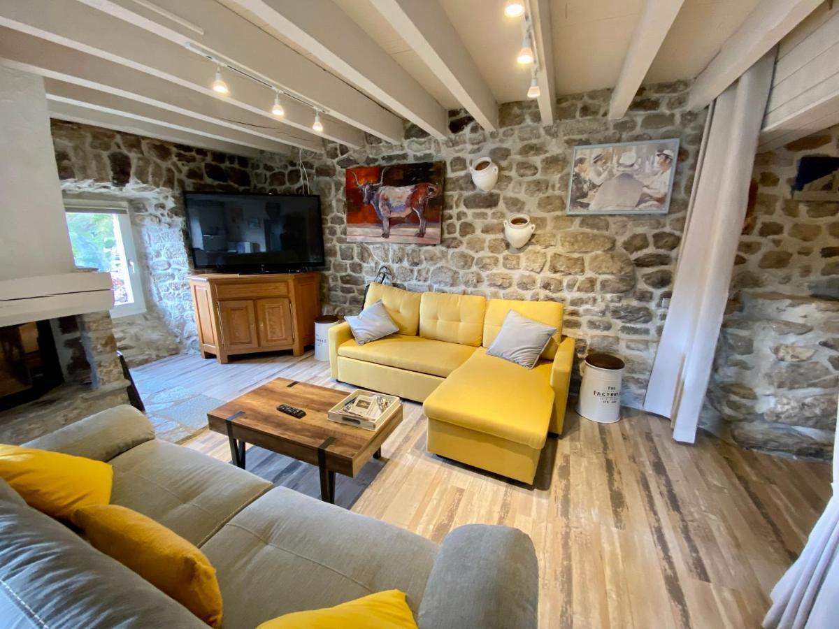 Gite De Groupe 160M2, 15P, Salle De Reception, Jardin, Terrasse Mazan-l'Abbaye Exterior foto