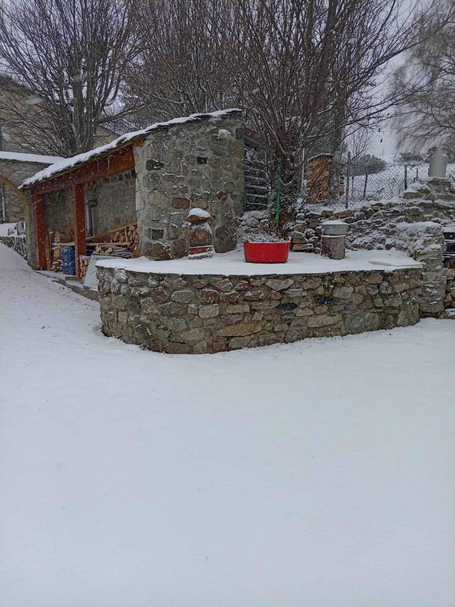 Gite De Groupe 160M2, 15P, Salle De Reception, Jardin, Terrasse Mazan-l'Abbaye Exterior foto